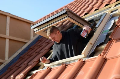 Pose de fenêtres de toit Velux à Croix-Caluyau